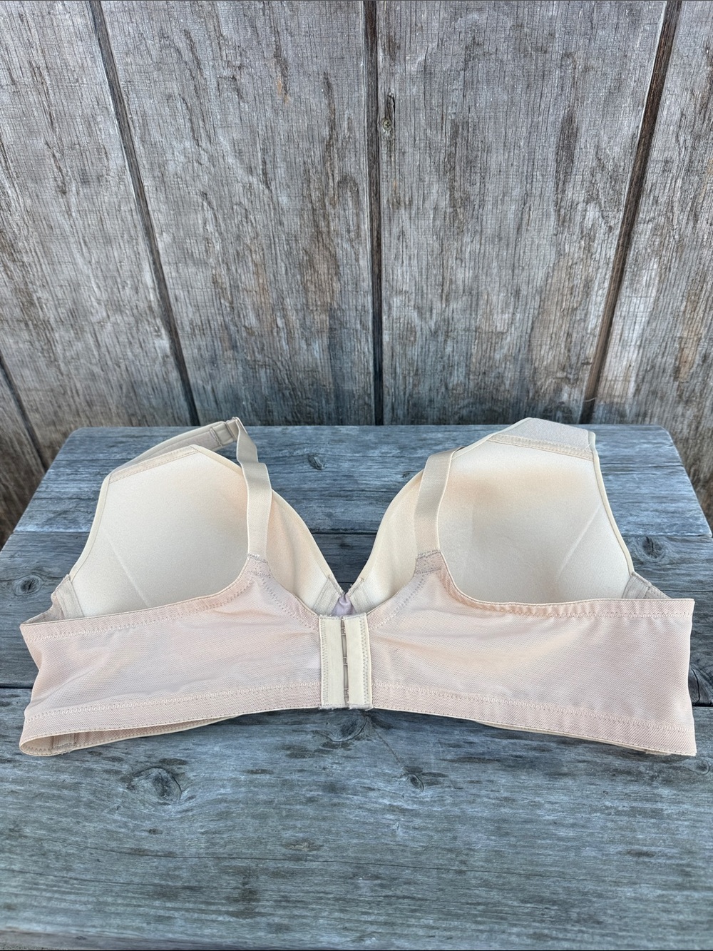 Catherines Beige Smooth T-Shirt Bra Plunge V Casual Everyday Wear 42B Underwire - Picture 3 of 10